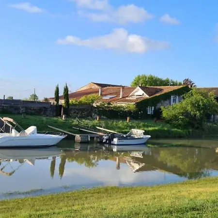 Domaine Des Pres De Joussac - Entre Estuaire Et Ocean Jau-Dignac-et-Loirac