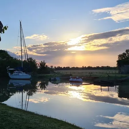 Domaine Des Pres De Joussac - Entre Estuaire Et Ocean *