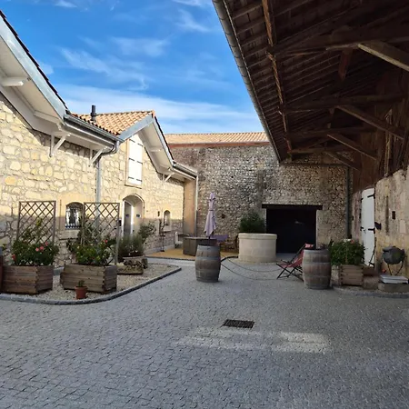 Domaine Des Pres De Joussac - Entre Estuaire Et Ocean * Jau-Dignac-et-Loirac