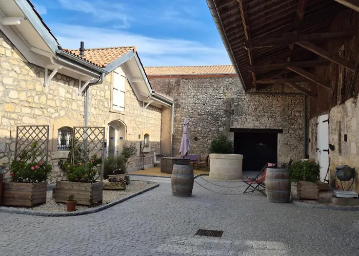 Domaine Des Pres De Joussac - Entre Estuaire Et Ocean * Jau-Dignac-et-Loirac